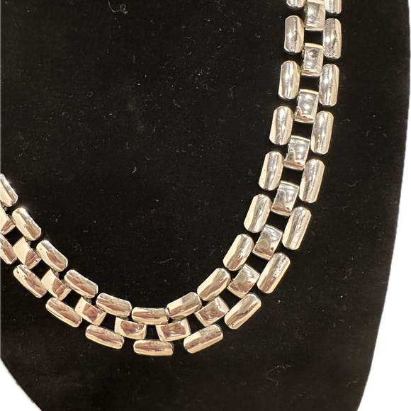 VINTAGE NAPIER JEWELRY CO. CHUNKY SILVER NECKLACE - Picture 2 of 3